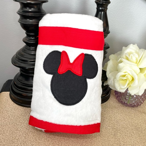 NWT Set of 2 MINNIE Hand Towels - Picture 5 of 6